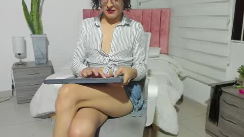 Snapshot of maverick_angel chatting on 05-02-26, 02:55 Maverick online show from 05-02-26, 02:55