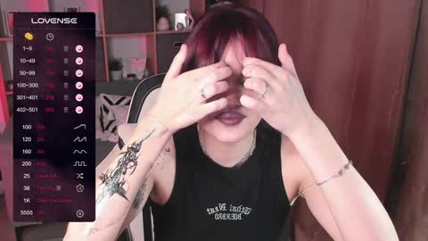 Snapshot of mavis_crystal chatting on 01-16-25, 09:51 Mavis online show from 01-16-25, 09:51