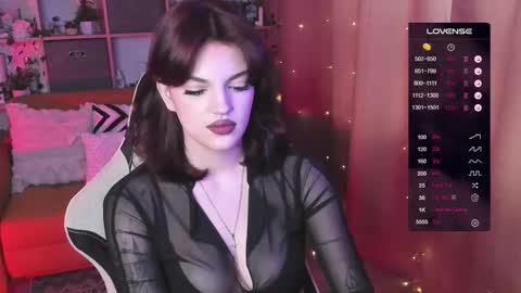 Snapshot of mavis_crystal chatting on 03-06-25, 12:41 Mavis online show from 03-06-25, 12:41