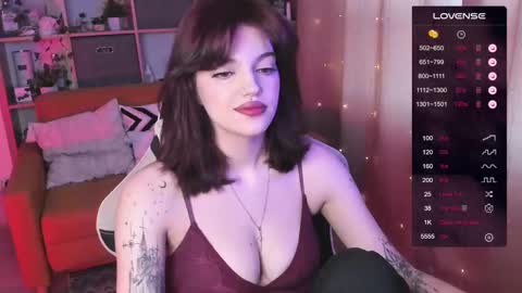 Snapshot of mavis_crystal chatting on 03-08-25, 10:11 Mavis online show from 03-08-25, 10:11