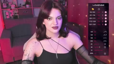 Snapshot of mavis_crystal chatting on 03-09-25, 10:52 Mavis online show from 03-09-25, 10:52