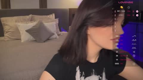 Snapshot of mavis_crystal chatting on 09-24-25, 09:18 Mavis online show from 09-24-25, 09:18