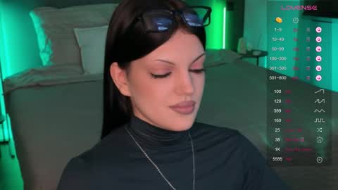 Snapshot of mavis_crystal chatting on 11-23-25, 08:52 Mavis online show from 11-23-25, 08:52