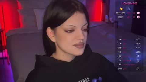 Snapshot of mavis_crystal chatting on 11-24-25, 11:15 Mavis online show from 11-24-25, 11:15