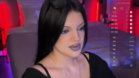 Snapshot of mavis_crystal chatting on 11-30-25, 07:29 Mavis online show from 11-30-25, 07:29