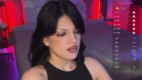 Snapshot of mavis_crystal chatting on 12-13-25, 09:09 Mavis online show from 12-13-25, 09:09