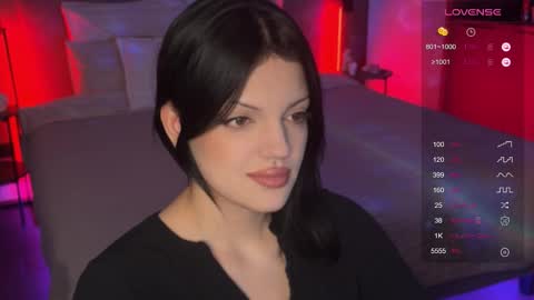 Snapshot of mavis_crystal chatting on 12-14-25, 08:24 Mavis online show from 12-14-25, 08:24