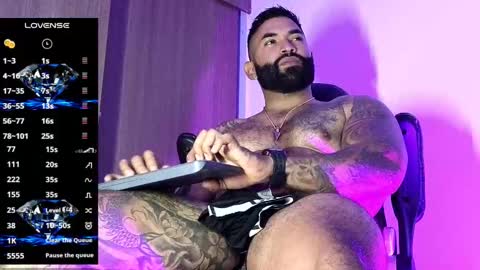 Snapshot of max__prada chatting on 10-31-25, 02:34 max__prada online show from 10-31-25, 02:34