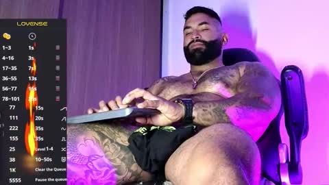 Snapshot of max__prada chatting on 11-12-25, 02:01 max__prada online show from 11-12-25, 02:01