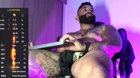 Snapshot of max__prada chatting on 11-13-25, 02:21 max__prada online show from 11-13-25, 02:21