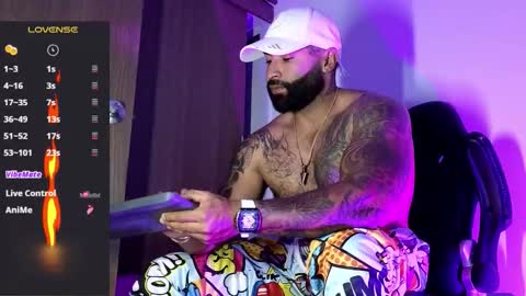 Snapshot of max__prada chatting on 12-05-25, 01:14 max__prada online show from 12-05-25, 01:14