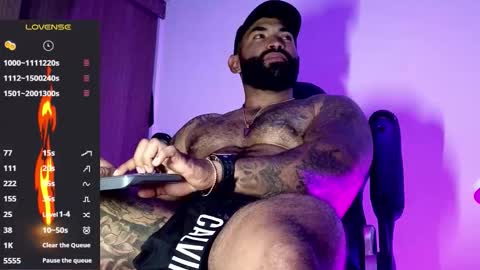 Snapshot of max__prada chatting on 12-19-25, 02:40 max__prada online show from 12-19-25, 02:40