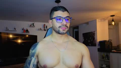 Snapshot of max_cooper17 chatting on 11-05-25, 05:18 Max online show from 11-05-25, 05:18