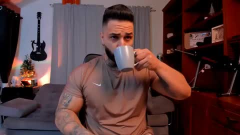 Snapshot of max_dic1 chatting on 01-15-25, 12:47 max D. online show from 01-15-25, 12:47