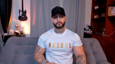 Snapshot of max_dic1 chatting on 01-19-25, 12:28 max D. online show from 01-19-25, 12:28