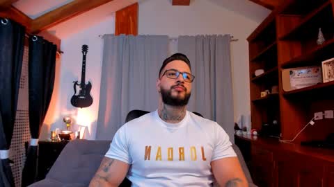 Snapshot of max_dic1 chatting on 03-06-25, 12:19 max D. online show from 03-06-25, 12:19