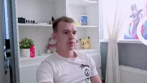 Max Kun online show from 06-18-26, 04:57
