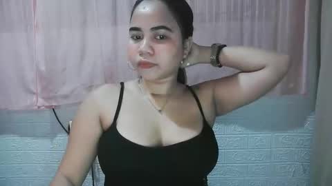 Snapshot of max_lovely123 chatting on 06-01-26, 10:28 max_lovely123 online show from 06-01-26, 10:28