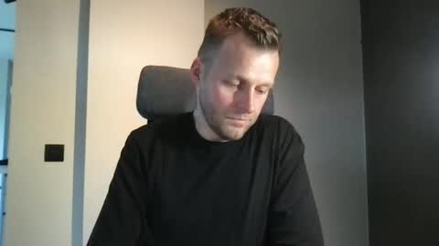 Max take off clothes online show from 02-15-26, 12:58