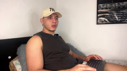 max_valiant1 online show from 04-14-26, 01:11