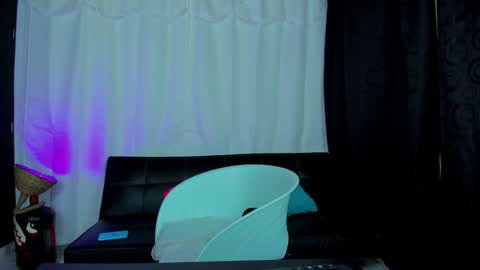 MAX     online show from 01-21-25, 08:52