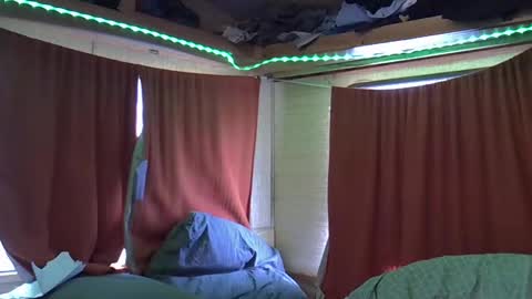 Snapshot of maxbaluba83 chatting on 01-19-25, 11:56 PirataDter online show from 01-19-25, 11:56