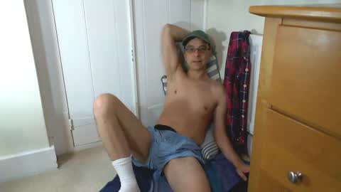 Snapshot of maxdavies chatting on 07-19-26, 04:44 Max Davies online show from 07-19-26, 04:44