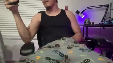 Snapshot of maxfreaky407284 chatting on 06-16-26, 05:43 perezcouple online show from 06-16-26, 05:43