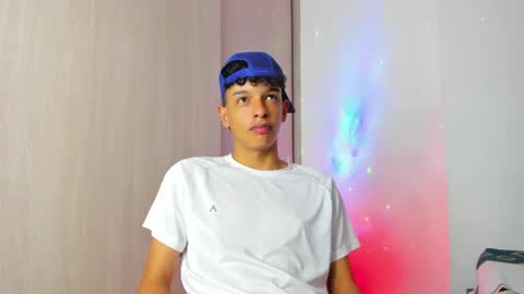 Max  online show from 05-08-26, 12:16