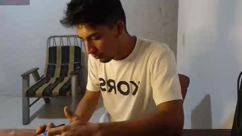 Snapshot of maxi_dick33 chatting on 11-30-25, 11:31 maxi dick online show from 11-30-25, 11:31