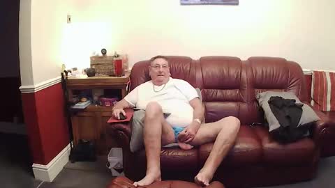 Snapshot of maxi_johnes chatting on 03-14-26, 11:54 MAX online show from 03-14-26, 11:54