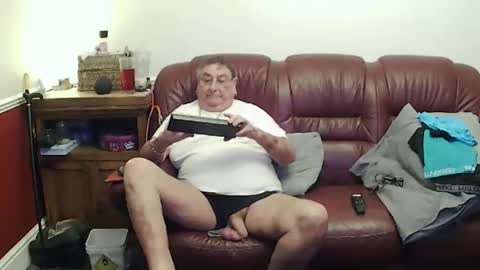 MAX online show from 04-26-26, 10:18