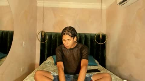 maxim online show from 11-25-25, 03:06