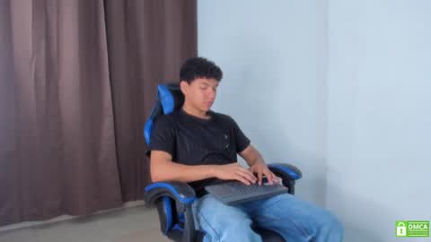 Snapshot of maximiliano_kh4lil chatting on 06-11-26, 12:36 Maximiliano online show from 06-11-26, 12:36