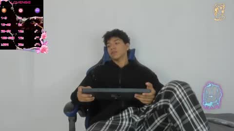 Snapshot of maximiliano_kh4lil chatting on 06-20-26, 12:08 Maximiliano online show from 06-20-26, 12:08