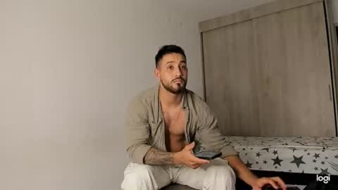 Snapshot of maximo004 chatting on 06-14-26, 04:25 Maximo online show from 06-14-26, 04:25