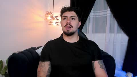 Snapshot of maximo_rodriguez chatting on 01-22-25, 06:20 Maximo online show from 01-22-25, 06:20