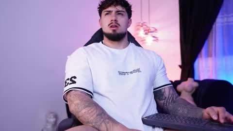 Snapshot of maximo_rodriguez chatting on 02-09-26, 05:22 Maximo online show from 02-09-26, 05:22