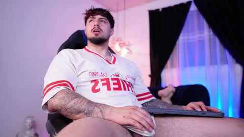 Snapshot of maximo_rodriguez chatting on 02-28-26, 05:30 Maximo online show from 02-28-26, 05:30