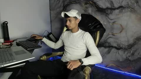 Maximo online show from 10-24-25, 08:05