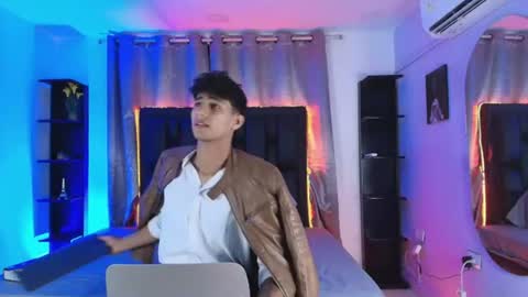 Maximo online show from 06-22-26, 04:15