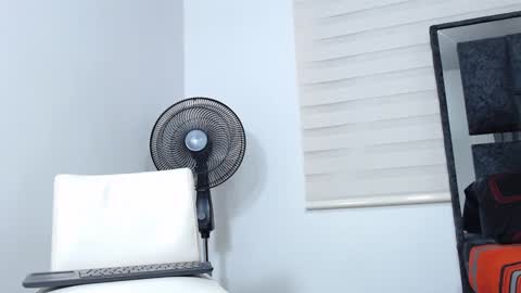 Maximo Sebastian online show from 12-02-24, 03:58