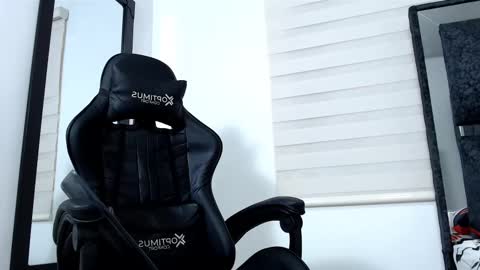 Maximo Sebastian online show from 03-10-25, 05:22