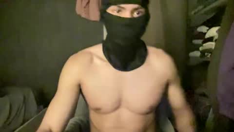 Snapshot of maximus20176 chatting on 01-03-25, 02:08 grey online show from 01-03-25, 02:08