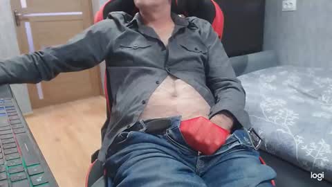 maximus3334 online show from 11-06-25, 11:22