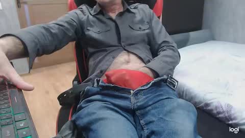 maximus3334 online show from 11-26-25, 11:22