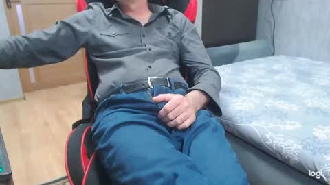 maximus3334 online show from 04-28-26, 11:48