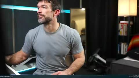 Snapshot of maximus_787 chatting on 02-21-25, 11:43 Maximus7871 online show from 02-21-25, 11:43