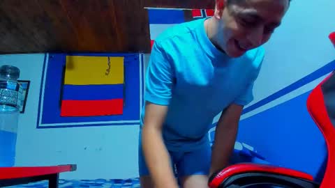 Snapshot of maxowens_oficial chatting on 02-21-26, 12:22 MAX online show from 02-21-26, 12:22