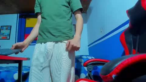 Snapshot of maxowens_oficial chatting on 03-08-26, 07:17 MAX online show from 03-08-26, 07:17